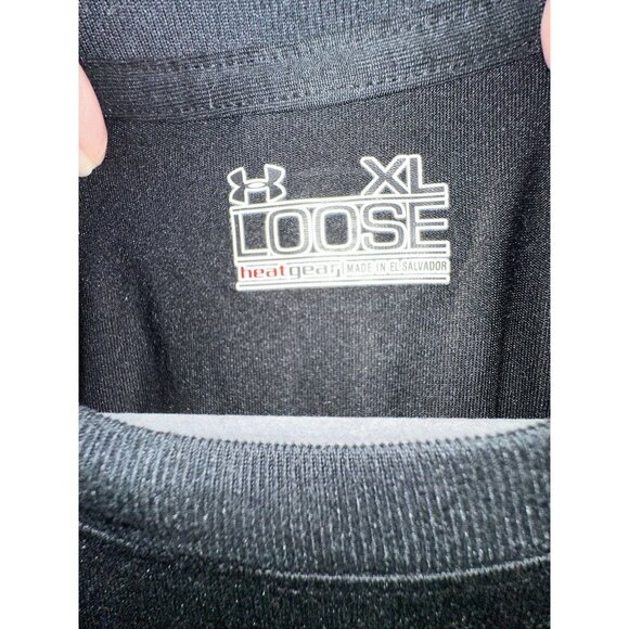 Men's Iowa Hawkeyes Football Size XL Under Armour Loose T-Shirt Tee U of Iowa - Picture 2 of 4